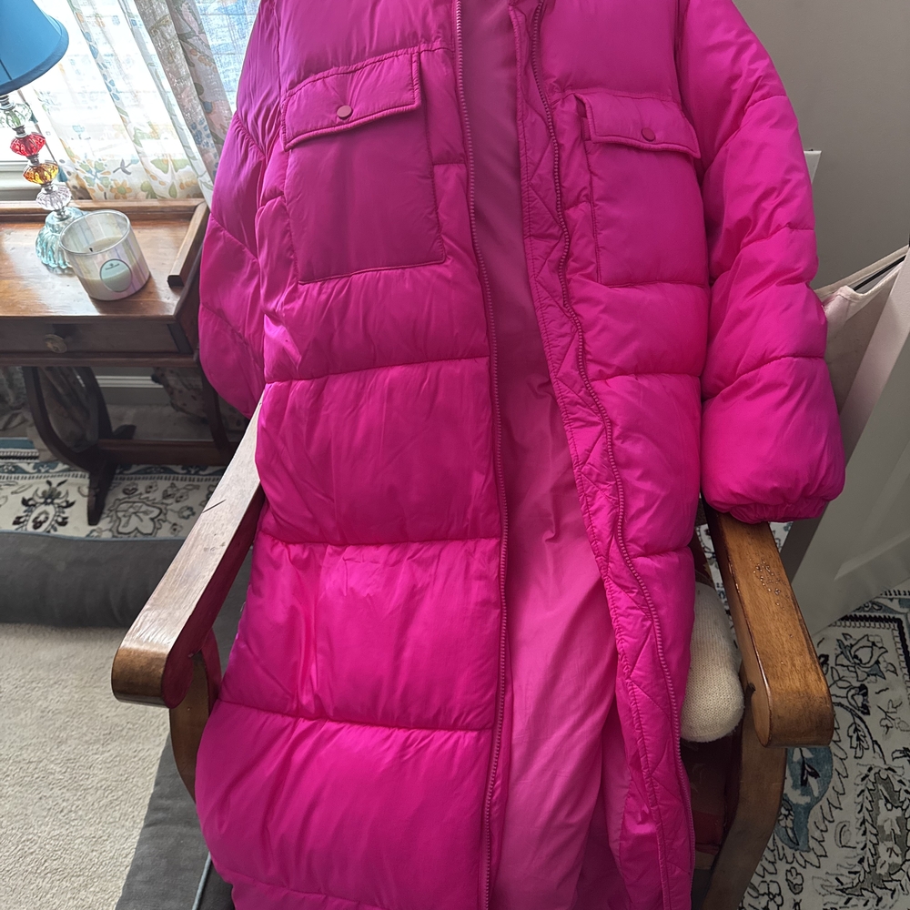 Good American Fuchsia Puffer Jacket